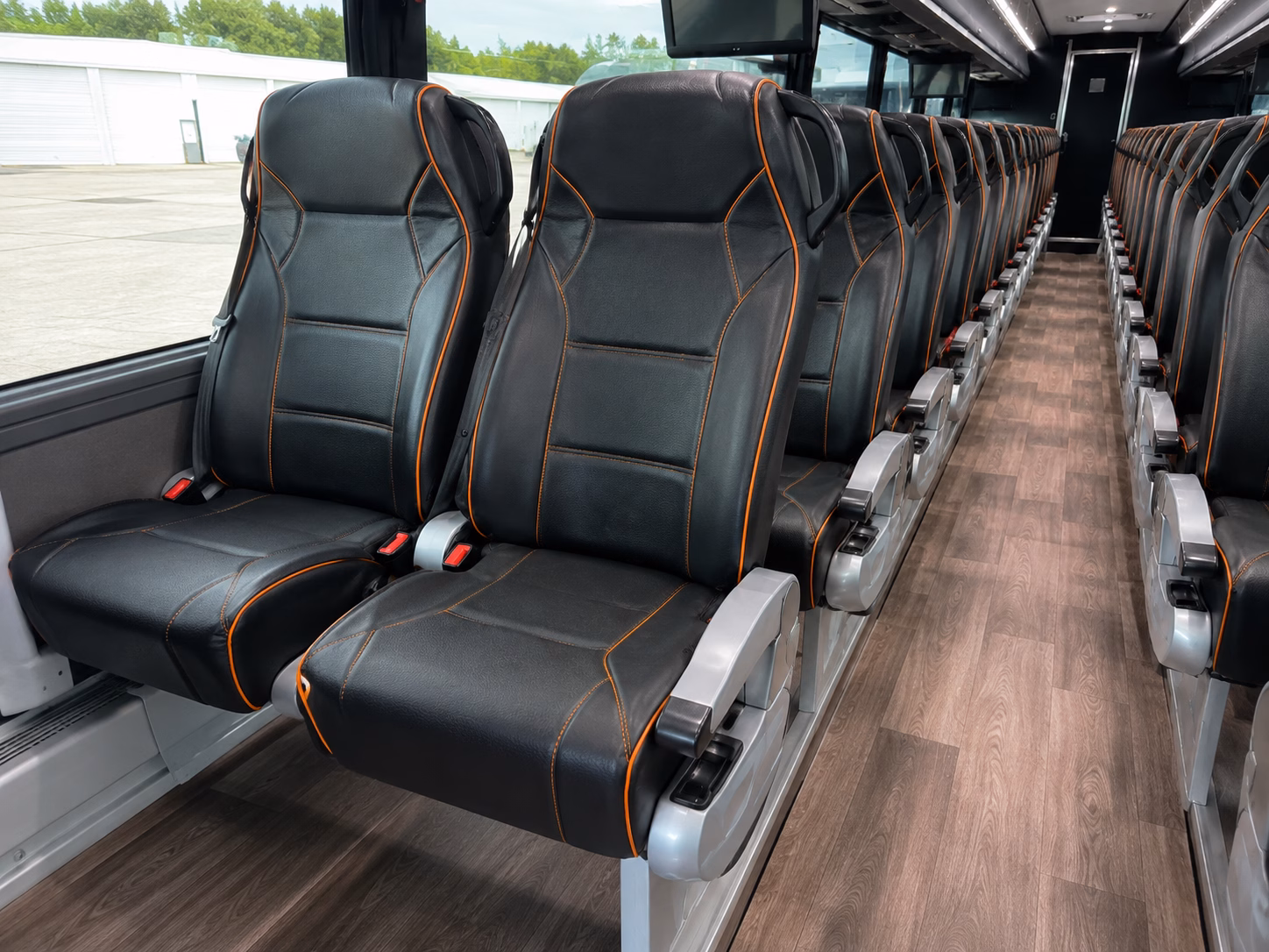 private charter buses for layovers in rialto